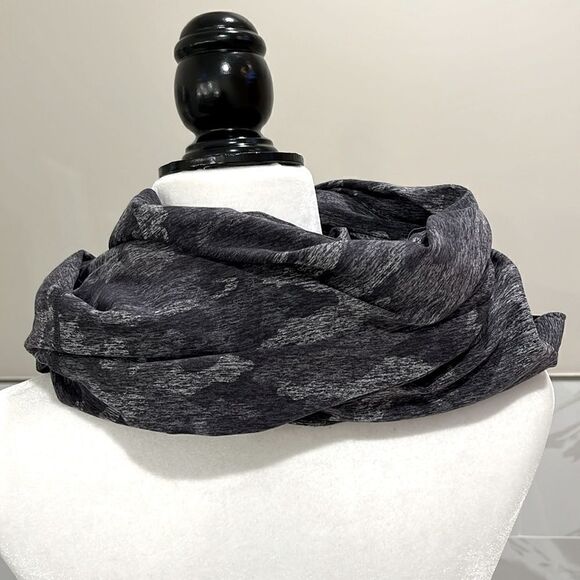 Lululemon Vinyasa Scarf *Rulu - Picture 4 of 5